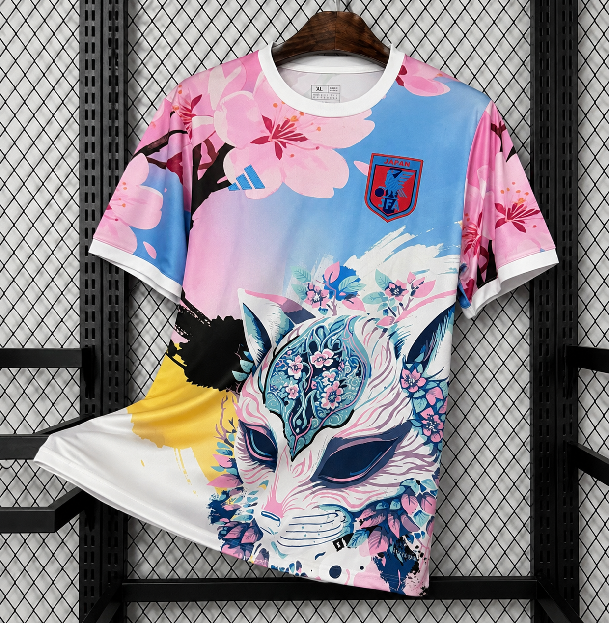 Le Renard aux fleurs de prunier du Japon 2