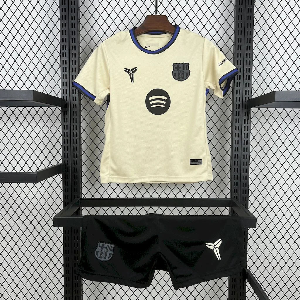 Kit Enfant Barcelone Extérieur 2025/2026